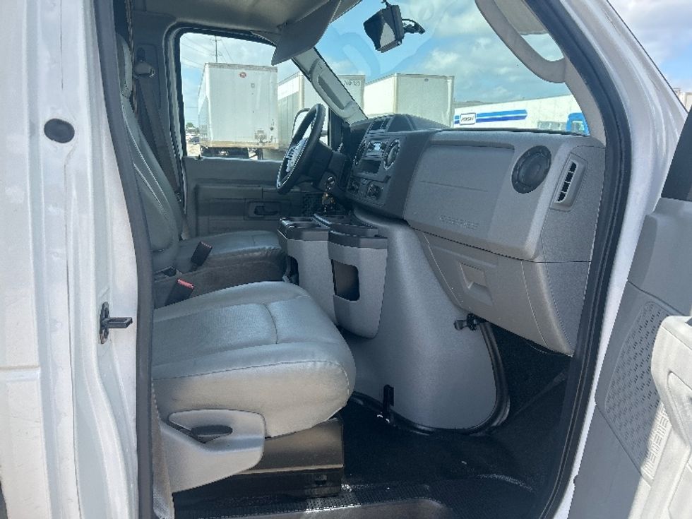 Light Duty Box Truck-Light and Medium Duty Trucks-Ford-2022-E350-Dallas-TX-76,605\n\t\tmiles-$ 34,000 - Image 20
