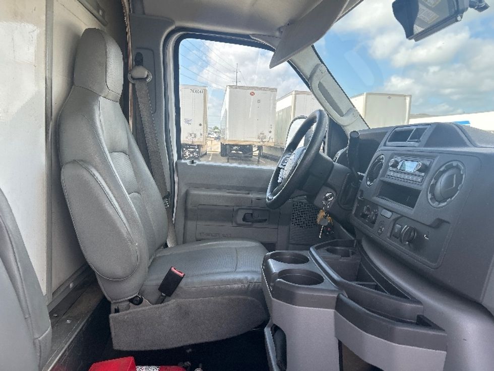 Light Duty Box Truck-Light and Medium Duty Trucks-Ford-2022-E350-Dallas-TX-76,605\n\t\tmiles-$ 34,000 - Image 22