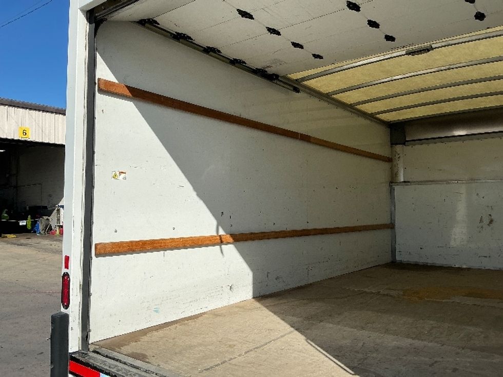Light Duty Box Truck-Light and Medium Duty Trucks-Ford-2022-E350-Dallas-TX-81,405\n\t\tmiles-$ 33,000 - Image 11