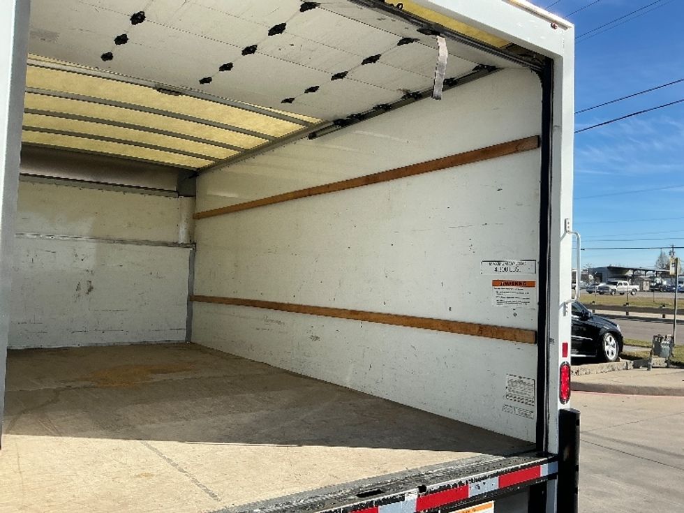 Light Duty Box Truck-Light and Medium Duty Trucks-Ford-2022-E350-Dallas-TX-81,405\n\t\tmiles-$ 33,000 - Image 12