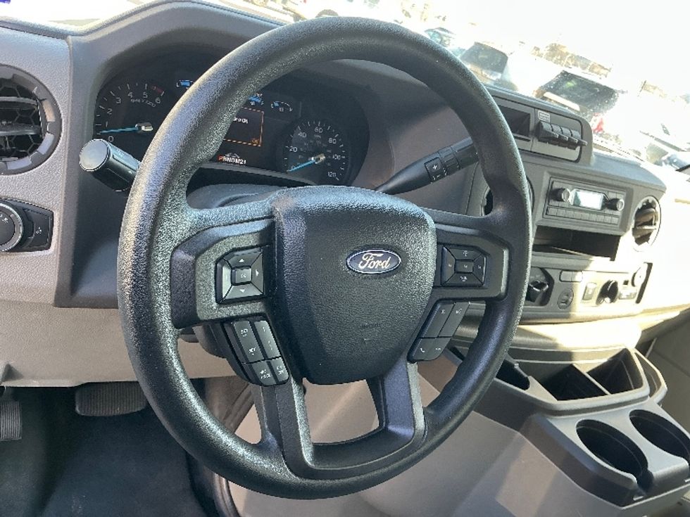 Light Duty Box Truck-Light and Medium Duty Trucks-Ford-2022-E350-Dallas-TX-81,405\n\t\tmiles-$ 33,000 - Image 17