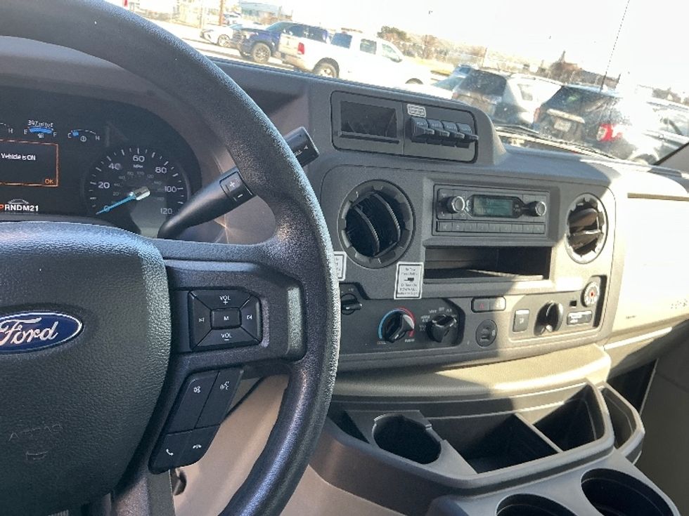 Light Duty Box Truck-Light and Medium Duty Trucks-Ford-2022-E350-Dallas-TX-81,405\n\t\tmiles-$ 33,000 - Image 18