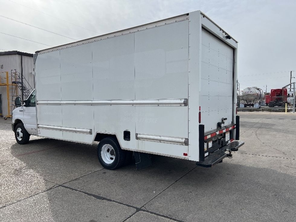 Light Duty Box Truck-Light and Medium Duty Trucks-Ford-2022-E350-Dallas-TX-81,405\n\t\tmiles-$ 33,000 - Image 6