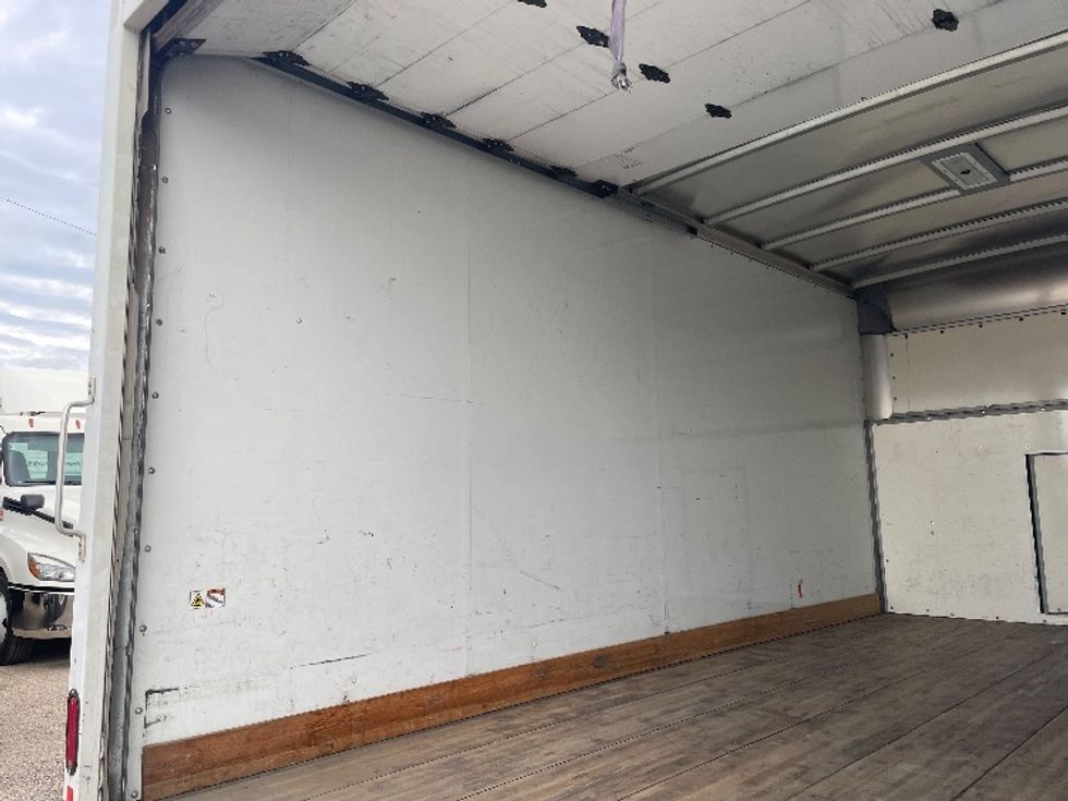 Light Duty Box Truck-Light and Medium Duty Trucks-Ford-2022-E350-Dallas-TX-85,076\n\t\tmiles-$ 32,000 - Image 10