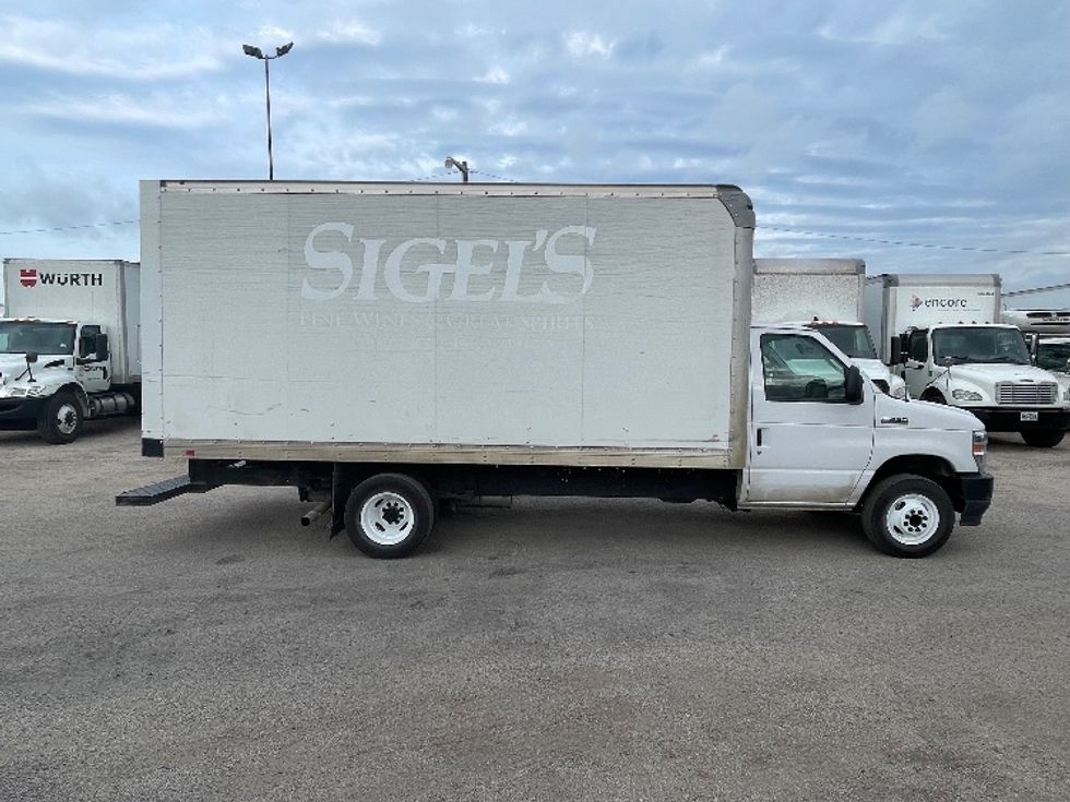 Light Duty Box Truck-Light and Medium Duty Trucks-Ford-2022-E350-Dallas-TX-85,076\n\t\tmiles-$ 32,000 - Image 14