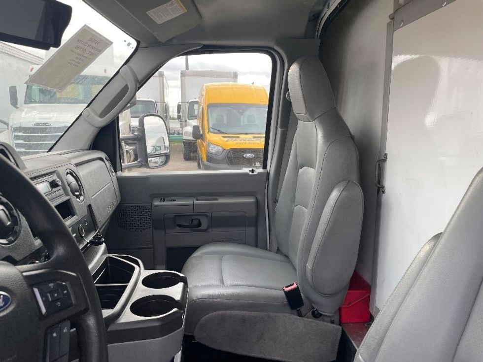 Light Duty Box Truck-Light and Medium Duty Trucks-Ford-2022-E350-Dallas-TX-85,076\n\t\tmiles-$ 32,000 - Image 18