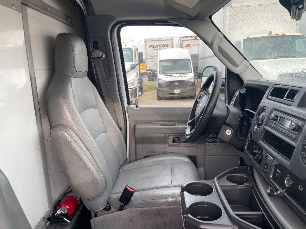 Light Duty Box Truck-Light and Medium Duty Trucks-Ford-2022-E350-Dallas-TX-85,076\n\t\tmiles-$ 32,000 - Image 21