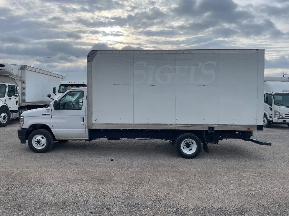 Light Duty Box Truck-Light and Medium Duty Trucks-Ford-2022-E350-Dallas-TX-85,076\n\t\tmiles-$ 32,000 - Image 4