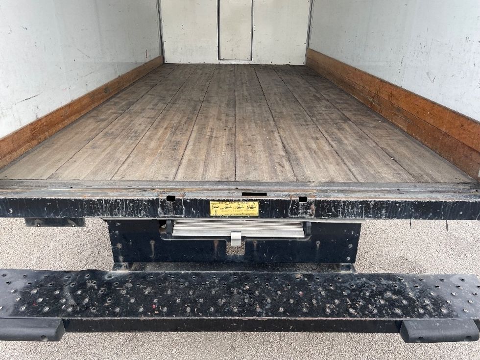 Light Duty Box Truck-Light and Medium Duty Trucks-Ford-2022-E350-Dallas-TX-85,076\n\t\tmiles-$ 32,000 - Image 9