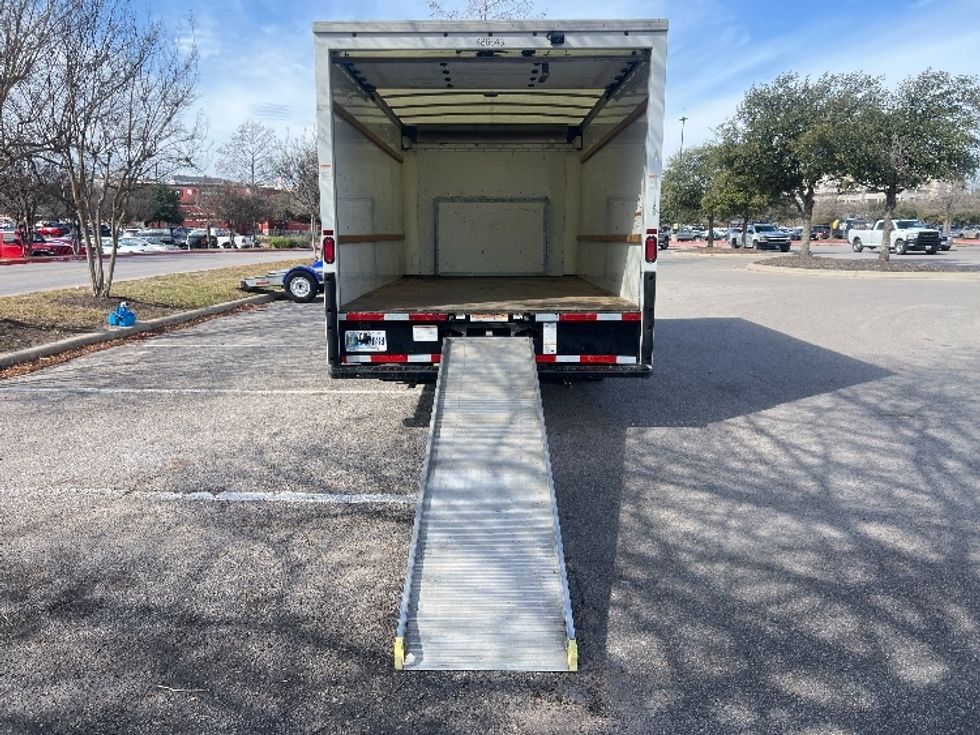 Light Duty Box Truck-Light and Medium Duty Trucks-Ford-2022-E350-Dallas-TX-86,509\n\t\tmiles-$ 32,250 - Image 9