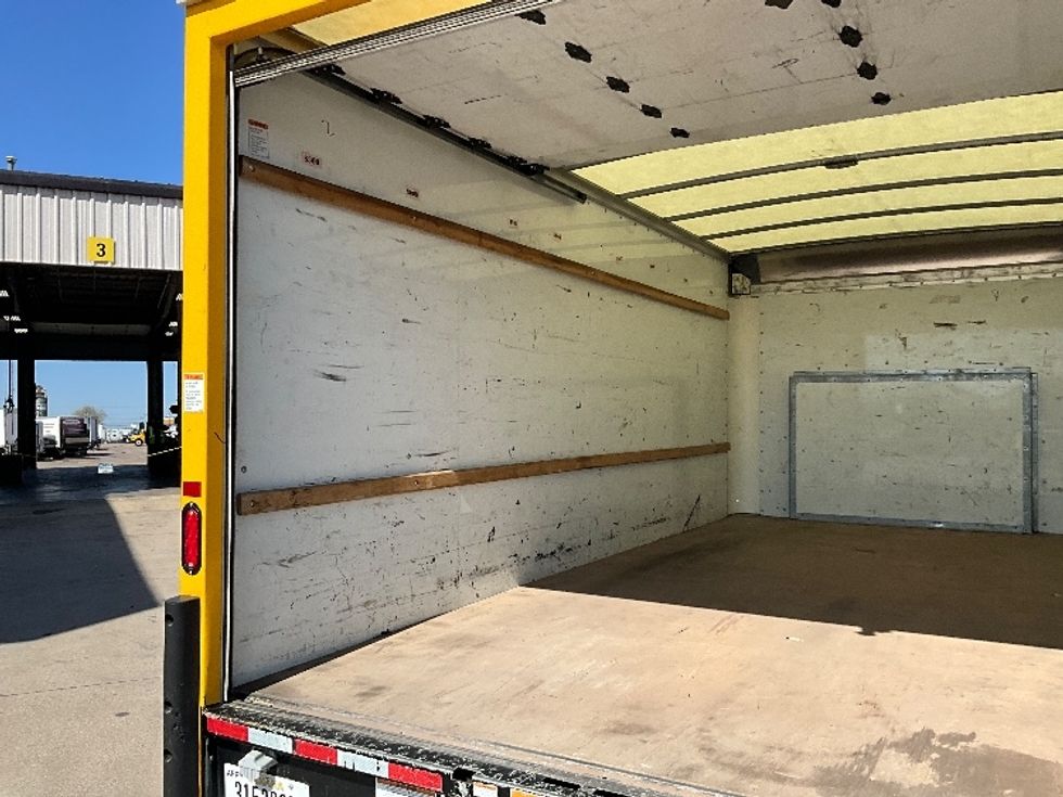 Light Duty Box Truck-Light and Medium Duty Trucks-Ford-2022-E350-Dallas-TX-98,808\n\t\tmiles-$ 27,500 - Image 11