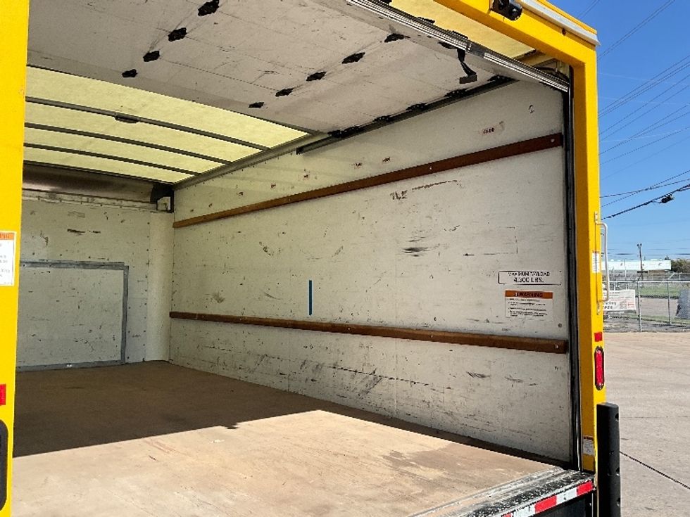 Light Duty Box Truck-Light and Medium Duty Trucks-Ford-2022-E350-Dallas-TX-98,808\n\t\tmiles-$ 27,500 - Image 12