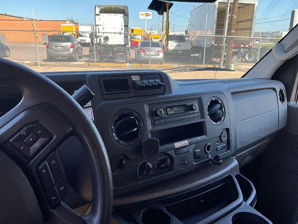 Light Duty Box Truck-Light and Medium Duty Trucks-Ford-2022-E350-Dallas-TX-98,808\n\t\tmiles-$ 27,500 - Image 18