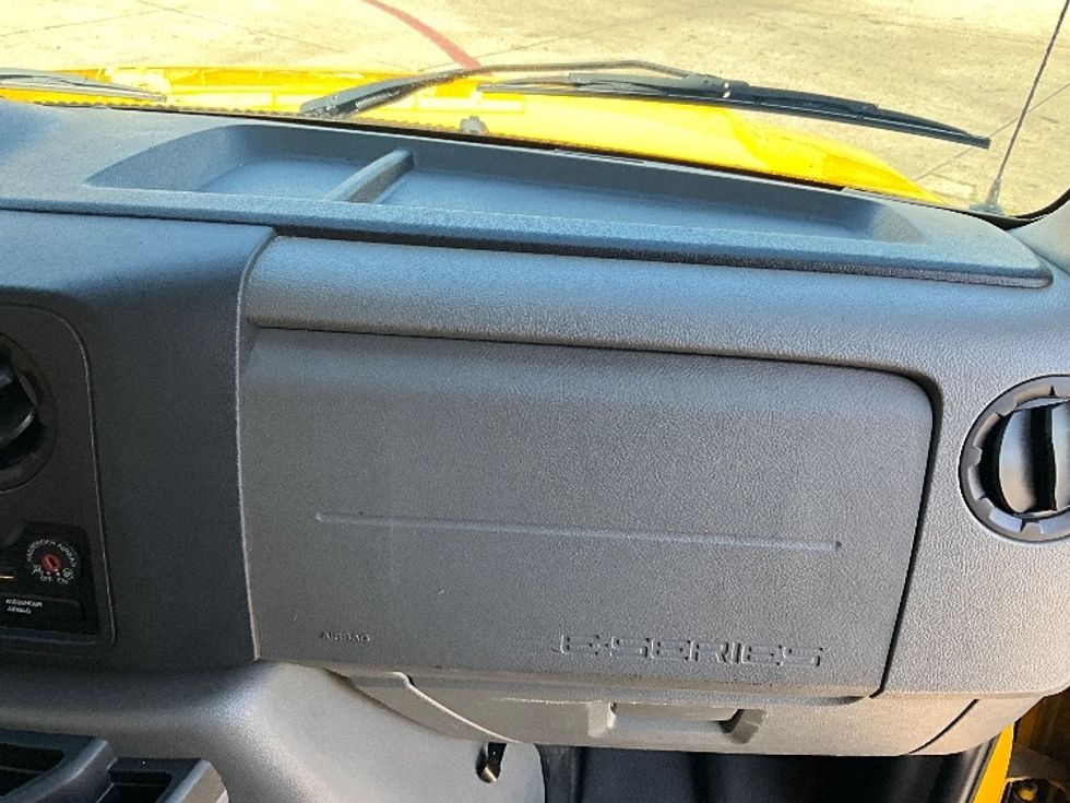 Light Duty Box Truck-Light and Medium Duty Trucks-Ford-2022-E350-Dallas-TX-98,808\n\t\tmiles-$ 27,500 - Image 21