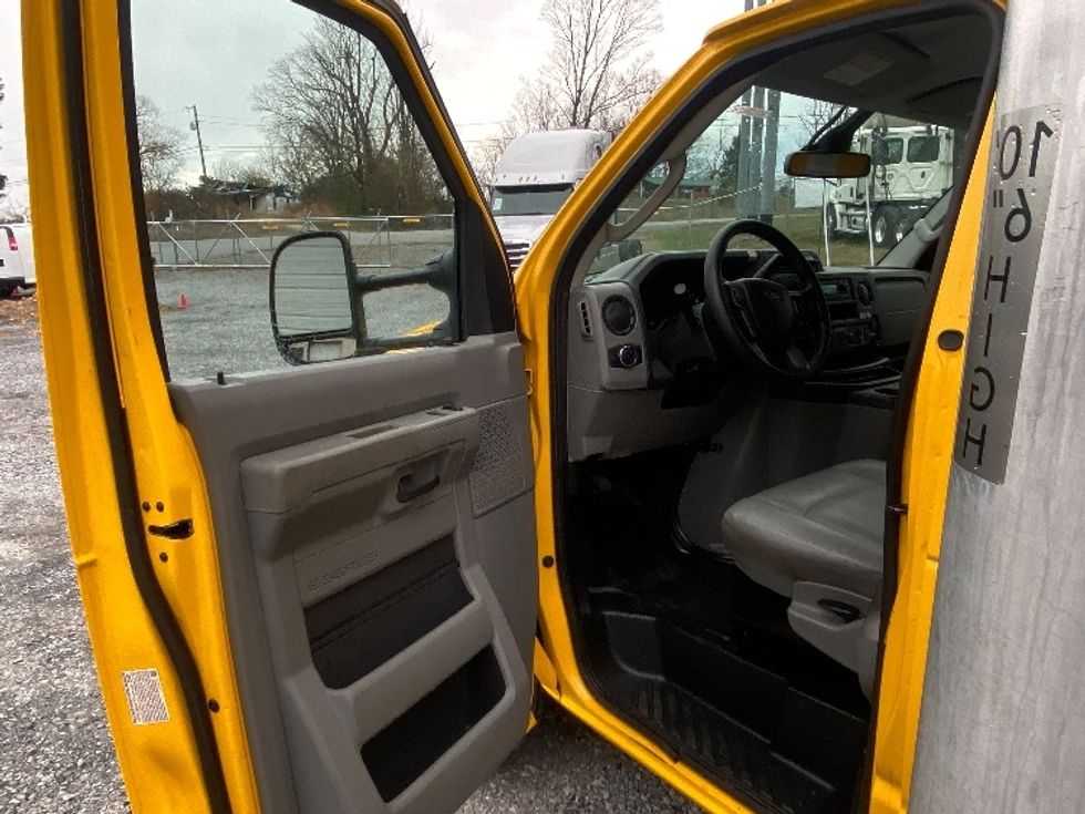 Light Duty Box Truck-Light and Medium Duty Trucks-Ford-2022-E350-Dalton-GA-93,813\n\t\tmiles-$ 30,000 - Image 16