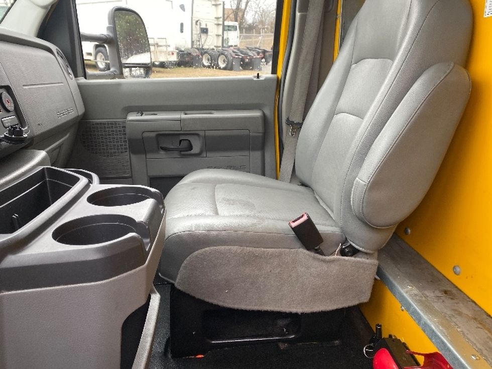 Light Duty Box Truck-Light and Medium Duty Trucks-Ford-2022-E350-Dalton-GA-93,813\n\t\tmiles-$ 30,000 - Image 19
