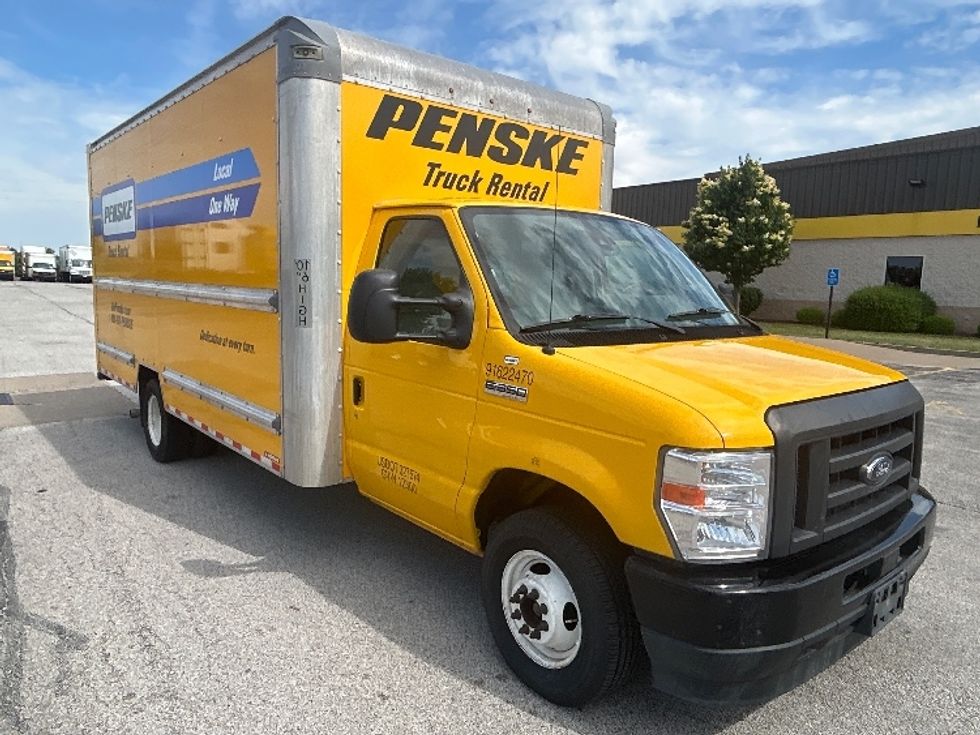 Light Duty Box Truck-Light and Medium Duty Trucks-Ford-2022-E350-Davenport-IA-113,181\n\t\tmiles-$ 26,250 - Image 1
