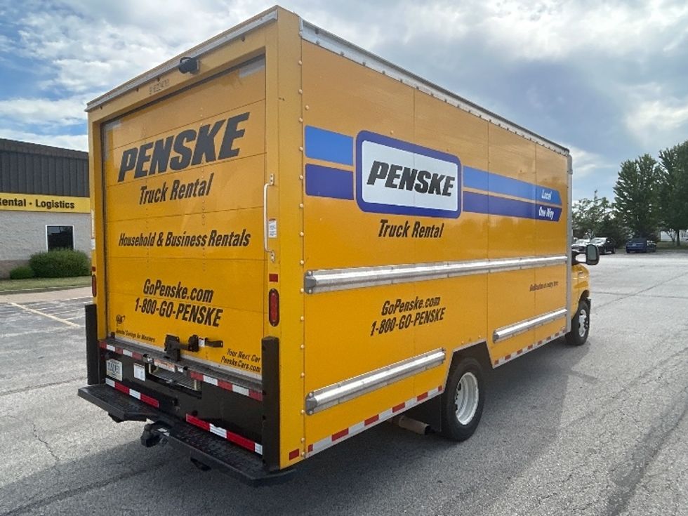 Light Duty Box Truck-Light and Medium Duty Trucks-Ford-2022-E350-Davenport-IA-113,181\n\t\tmiles-$ 26,250 - Image 12