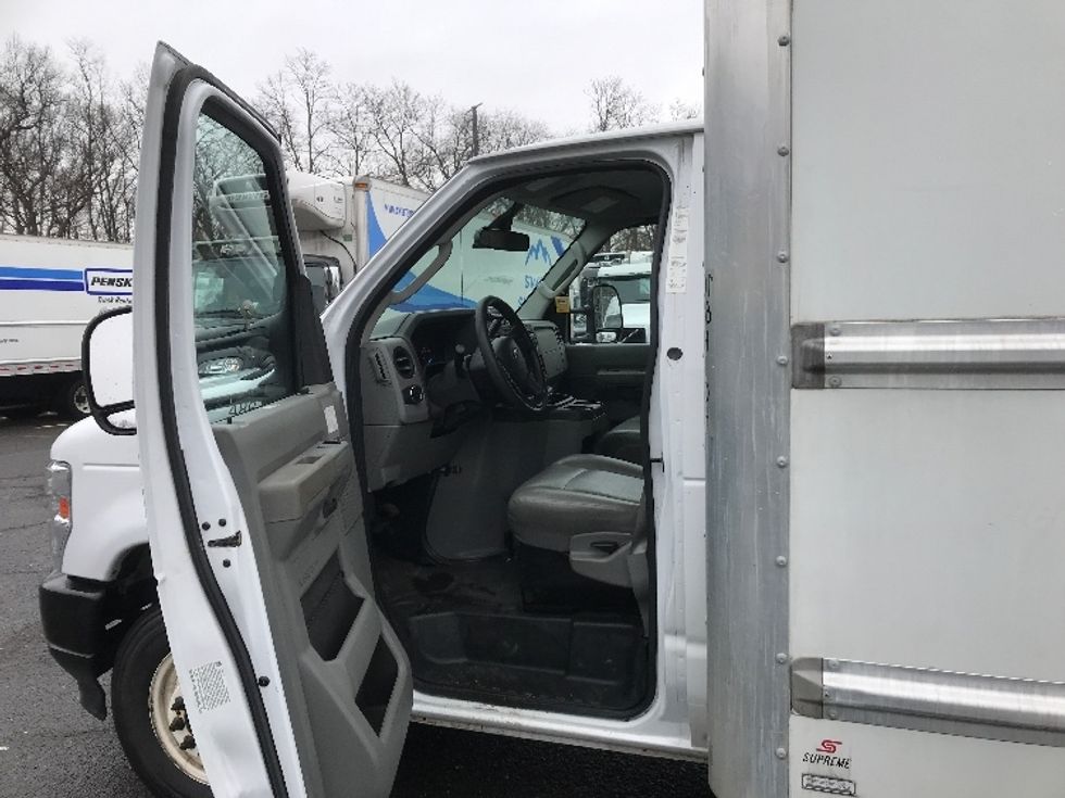 Light Duty Box Truck-Light and Medium Duty Trucks-Ford-2022-E350-Dayton-NJ-64,186\n\t\tmiles-$ 36,750 - Image 16