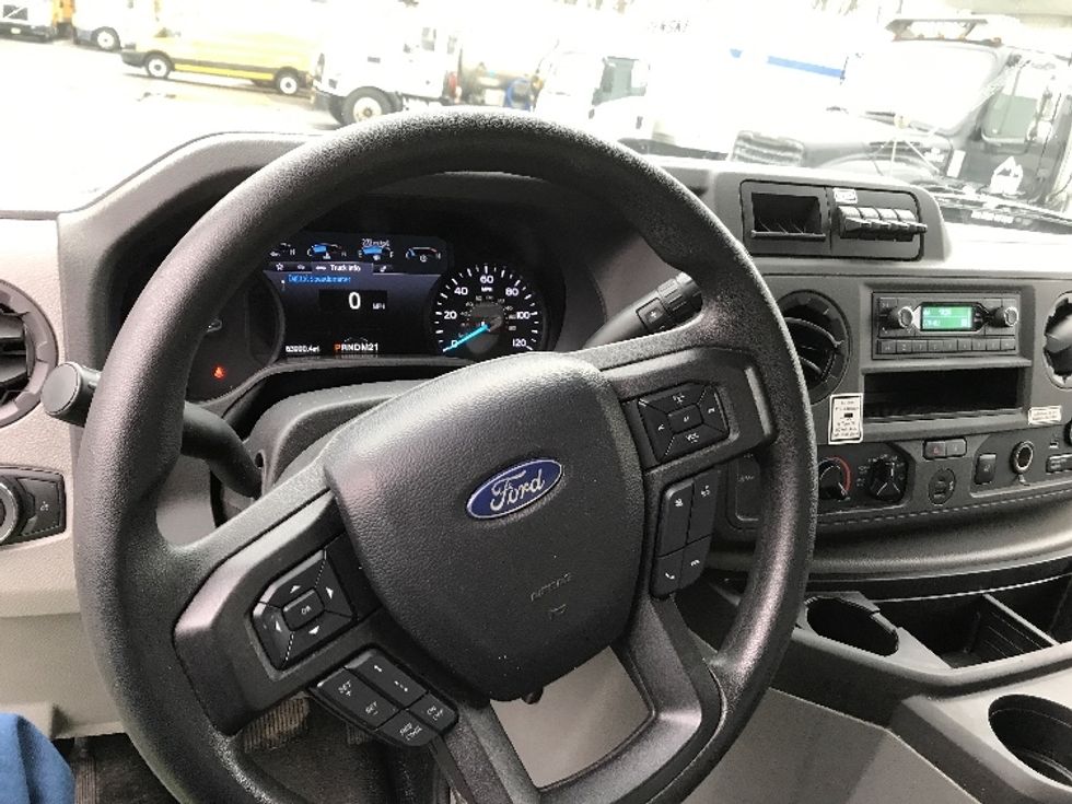 Light Duty Box Truck-Light and Medium Duty Trucks-Ford-2022-E350-Dayton-NJ-64,186\n\t\tmiles-$ 36,750 - Image 17