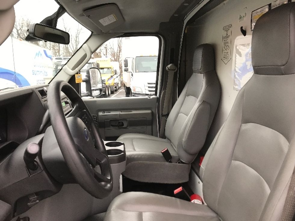 Light Duty Box Truck-Light and Medium Duty Trucks-Ford-2022-E350-Dayton-NJ-64,186\n\t\tmiles-$ 36,750 - Image 19