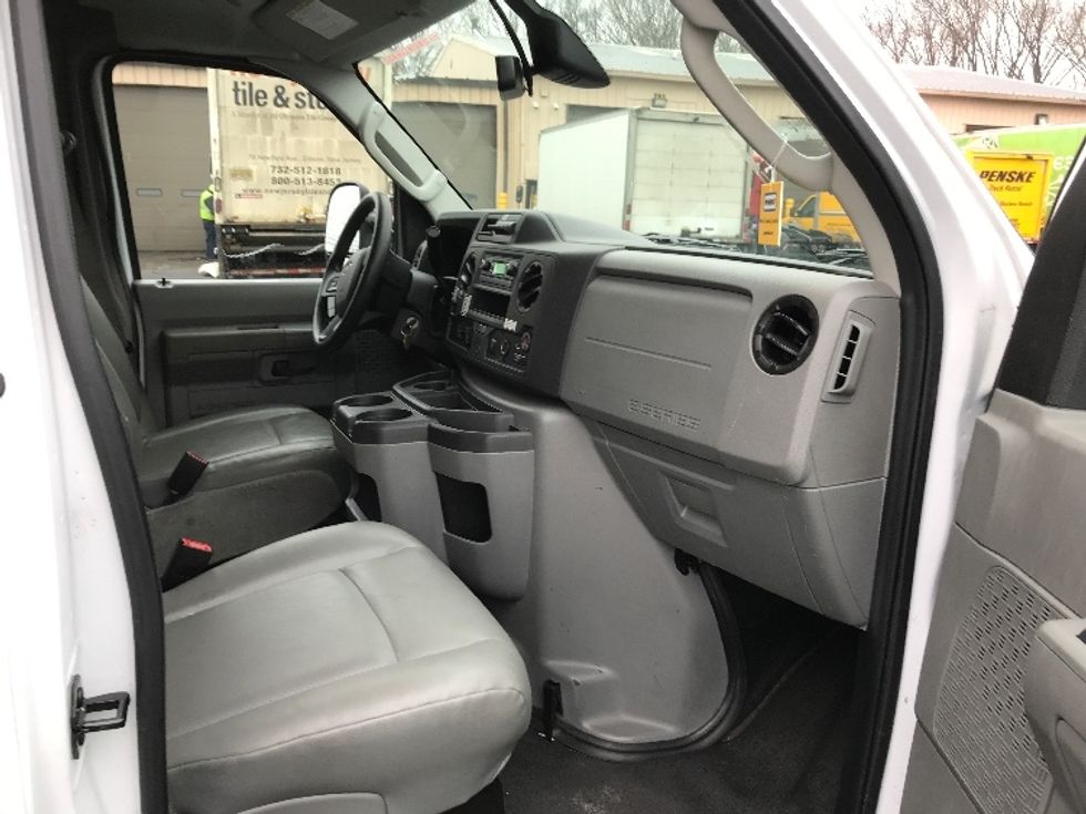 Light Duty Box Truck-Light and Medium Duty Trucks-Ford-2022-E350-Dayton-NJ-64,186\n\t\tmiles-$ 36,750 - Image 22