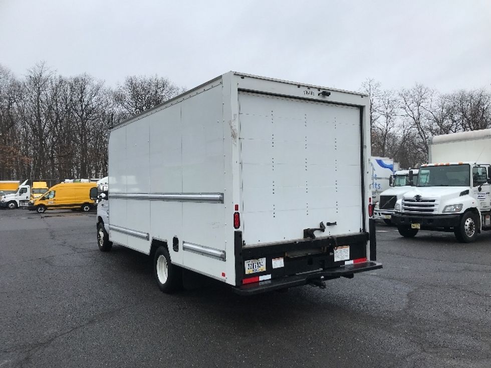 Light Duty Box Truck-Light and Medium Duty Trucks-Ford-2022-E350-Dayton-NJ-64,186\n\t\tmiles-$ 36,750 - Image 6