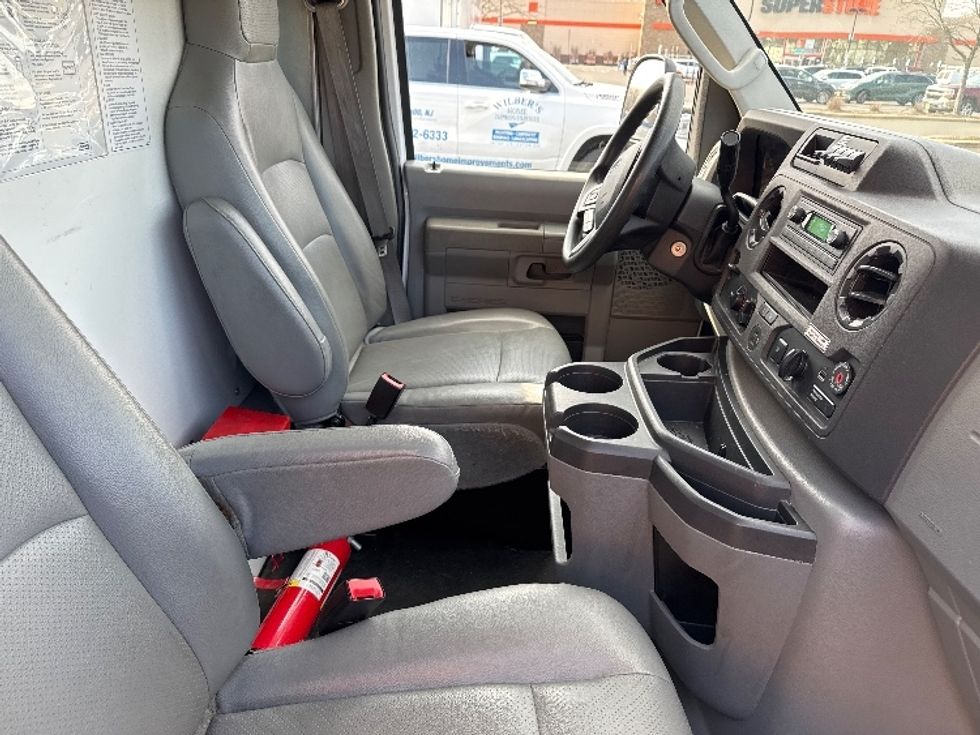 Light Duty Box Truck-Light and Medium Duty Trucks-Ford-2022-E350-Dayton-NJ-92,484\n\t\tmiles-$ 33,250 - Image 22