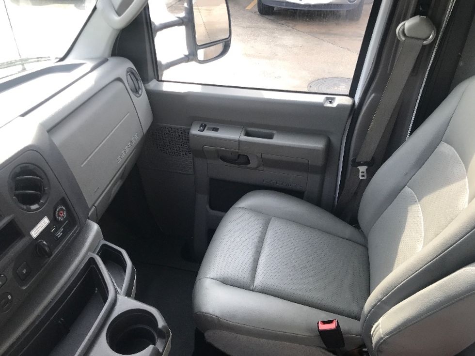 Light Duty Box Truck-Light and Medium Duty Trucks-Ford-2022-E350-Dayton-NJ-95,656\n\t\tmiles-$ 30,500 - Image 19