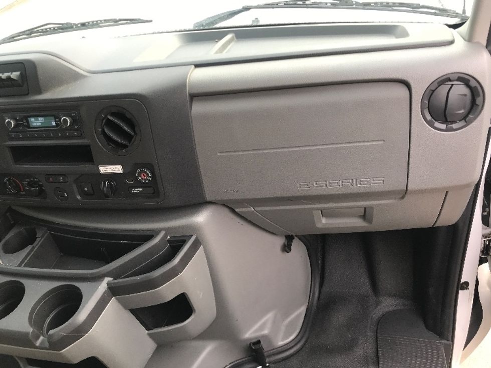 Light Duty Box Truck-Light and Medium Duty Trucks-Ford-2022-E350-Dayton-NJ-95,656\n\t\tmiles-$ 30,500 - Image 21