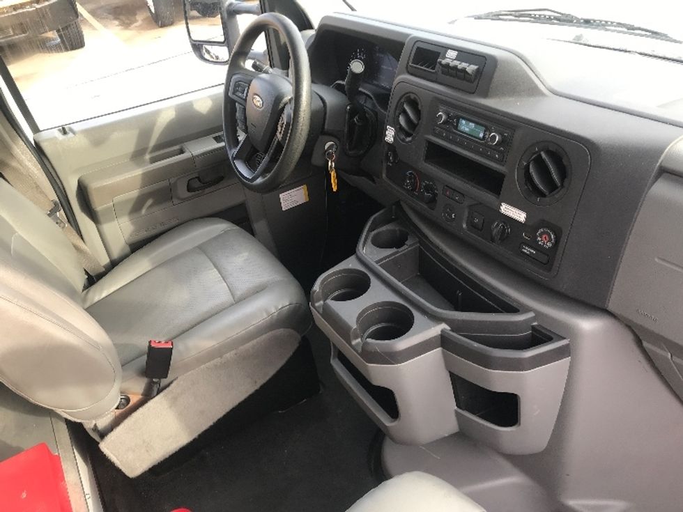 Light Duty Box Truck-Light and Medium Duty Trucks-Ford-2022-E350-Dayton-NJ-95,656\n\t\tmiles-$ 30,500 - Image 22