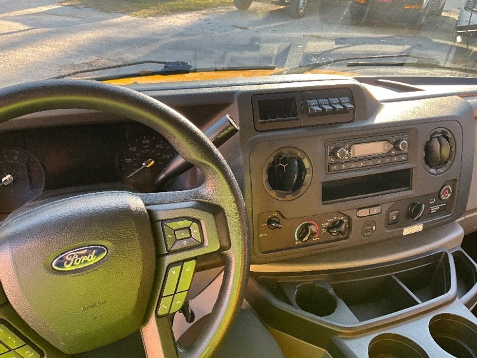 Light Duty Box Truck-Light and Medium Duty Trucks-Ford-2022-E350-Daytona Beach-FL-87,686\n\t\tmiles-$ 30,750 - Image 18