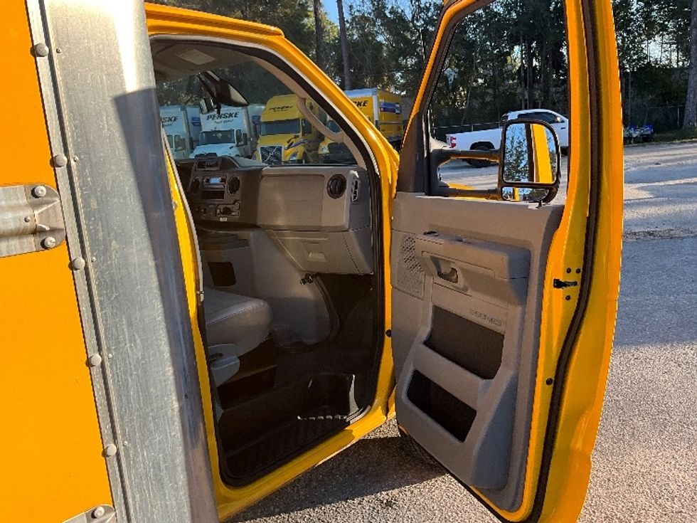 Light Duty Box Truck-Light and Medium Duty Trucks-Ford-2022-E350-Daytona Beach-FL-87,686\n\t\tmiles-$ 30,750 - Image 20
