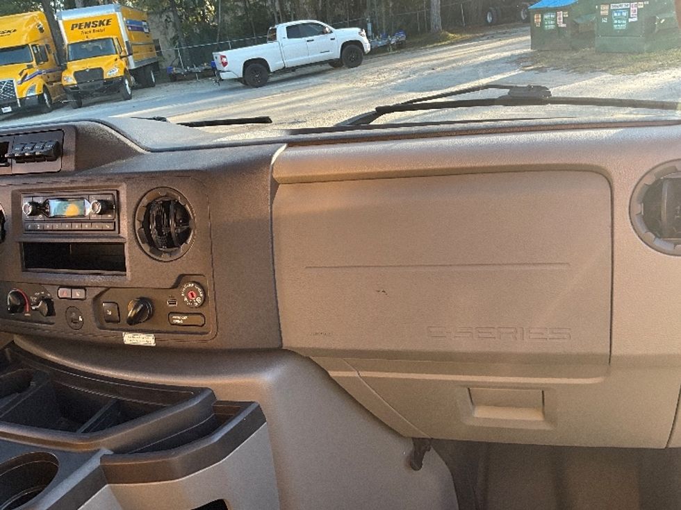 Light Duty Box Truck-Light and Medium Duty Trucks-Ford-2022-E350-Daytona Beach-FL-87,686\n\t\tmiles-$ 30,750 - Image 21