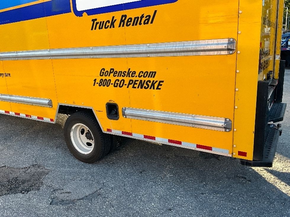 Light Duty Box Truck-Light and Medium Duty Trucks-Ford-2022-E350-Daytona Beach-FL-87,686\n\t\tmiles-$ 30,750 - Image 25