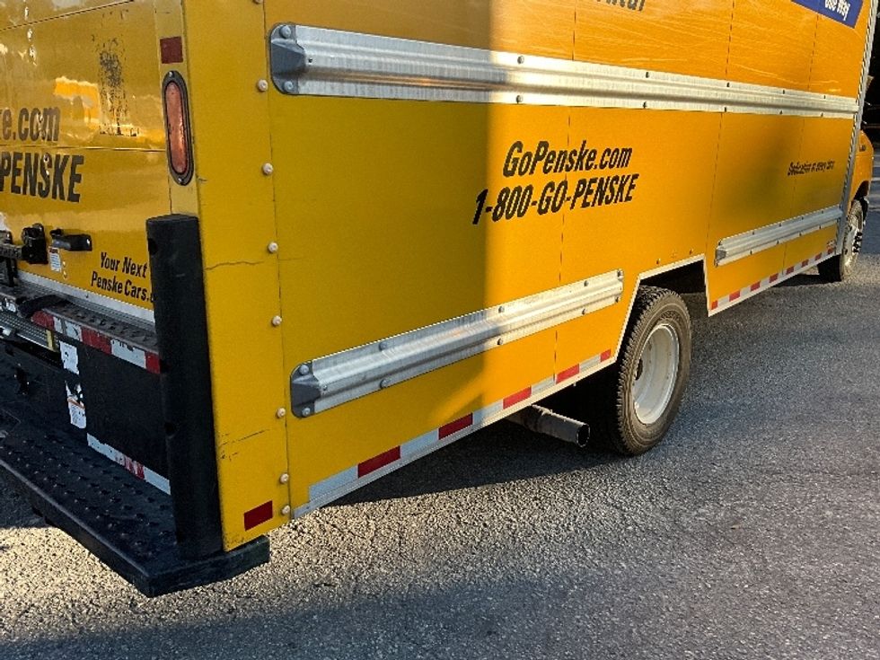 Light Duty Box Truck-Light and Medium Duty Trucks-Ford-2022-E350-Daytona Beach-FL-87,686\n\t\tmiles-$ 30,750 - Image 26