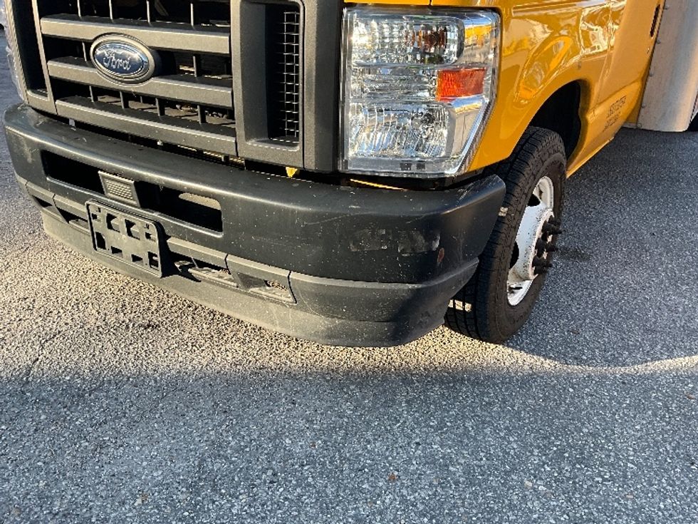 Light Duty Box Truck-Light and Medium Duty Trucks-Ford-2022-E350-Daytona Beach-FL-87,686\n\t\tmiles-$ 30,750 - Image 29