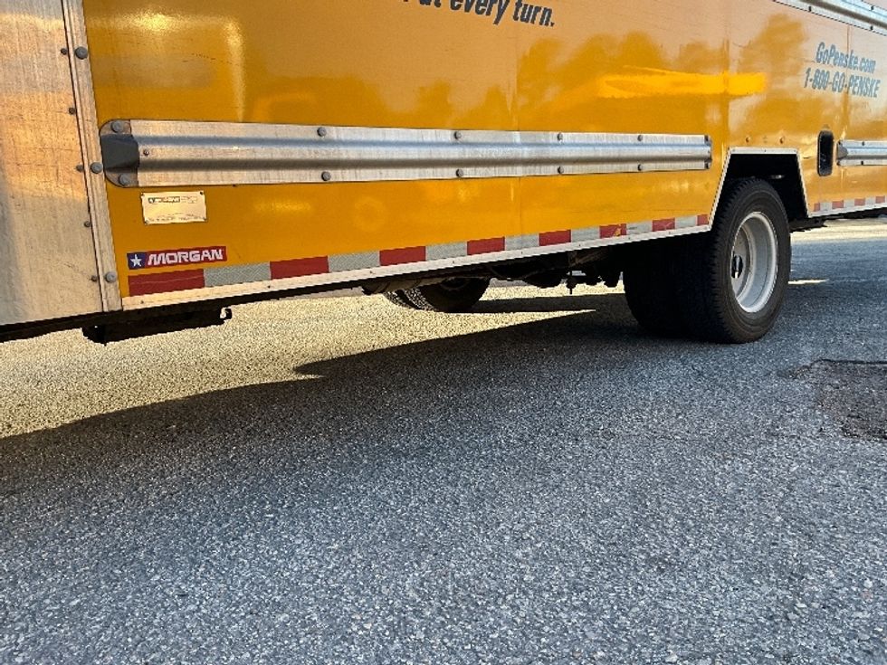 Light Duty Box Truck-Light and Medium Duty Trucks-Ford-2022-E350-Daytona Beach-FL-87,686\n\t\tmiles-$ 30,750 - Image 5