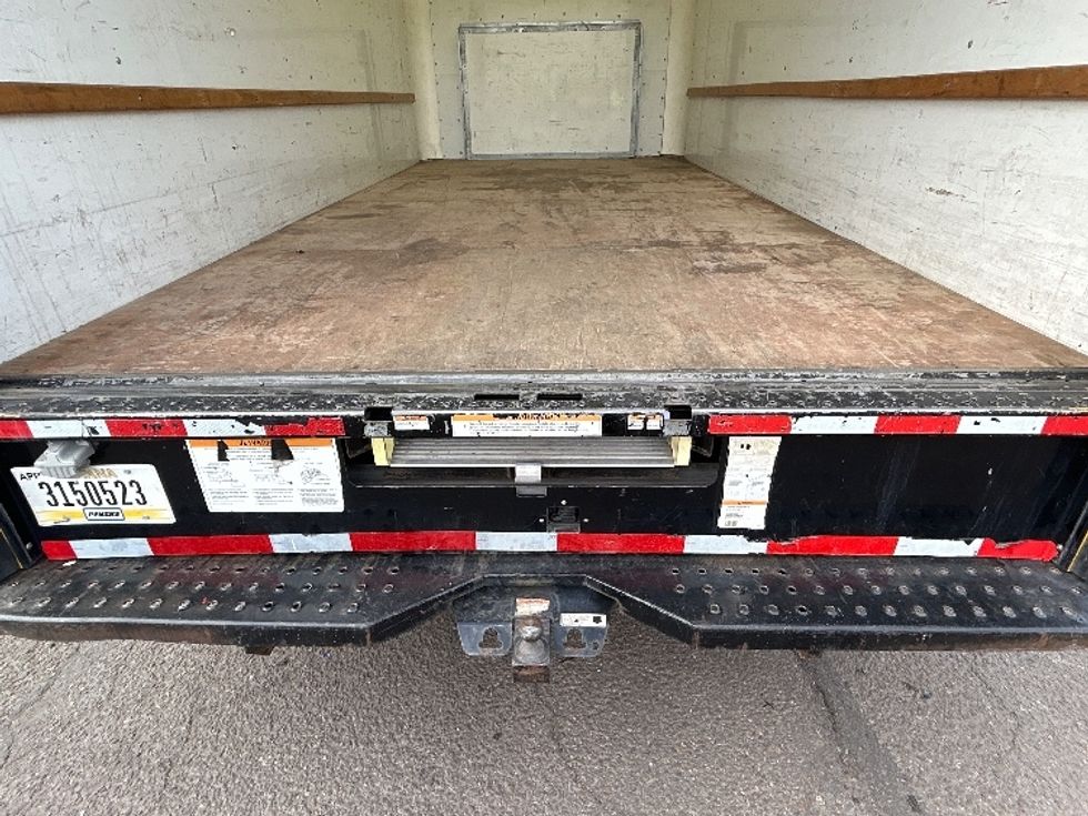 Light Duty Box Truck-Light and Medium Duty Trucks-Ford-2022-E350-Denver-CO-105,557\n\t\tmiles-$ 27,750 - Image 9