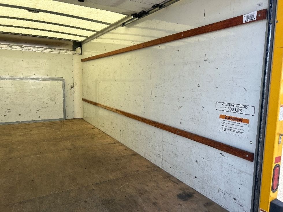 Light Duty Box Truck-Light and Medium Duty Trucks-Ford-2022-E350-Denver-CO-85,997\n\t\tmiles-$ 26,250 - Image 12