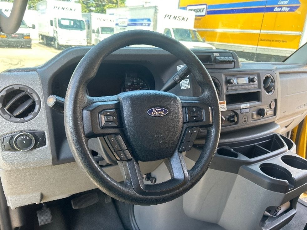 Light Duty Box Truck-Light and Medium Duty Trucks-Ford-2022-E350-Denver-CO-89,402\n\t\tmiles-$ 28,500 - Image 16