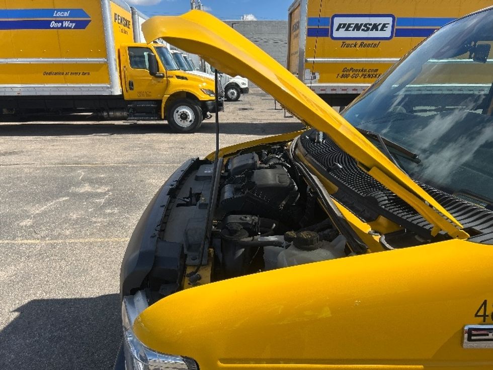 Light Duty Box Truck-Light and Medium Duty Trucks-Ford-2022-E350-Denver-CO-89,402\n\t\tmiles-$ 28,500 - Image 22