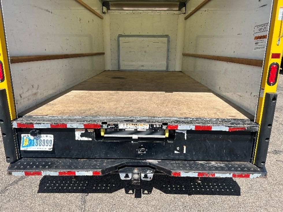Light Duty Box Truck-Light and Medium Duty Trucks-Ford-2022-E350-Denver-CO-89,402\n\t\tmiles-$ 28,500 - Image 9