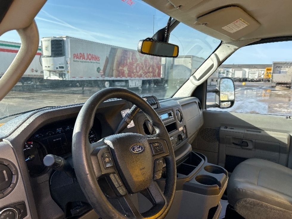Light Duty Box Truck-Light and Medium Duty Trucks-Ford-2022-E350-Des Moines-IA-93,422\n\t\tmiles-$ 28,250 - Image 14