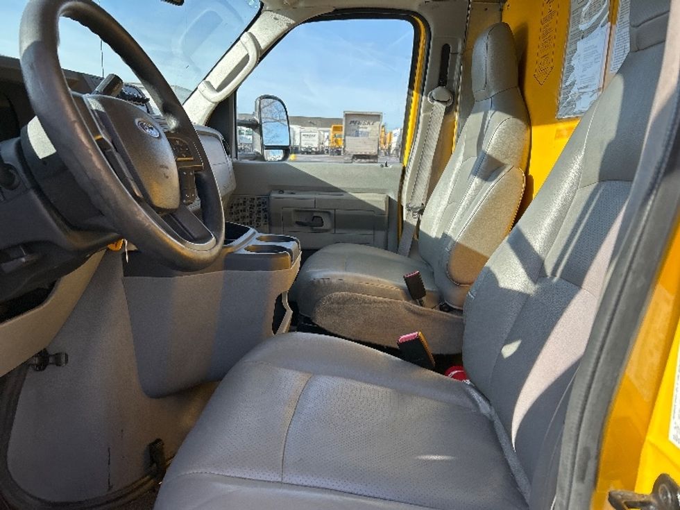 Light Duty Box Truck-Light and Medium Duty Trucks-Ford-2022-E350-Des Moines-IA-93,422\n\t\tmiles-$ 28,250 - Image 16