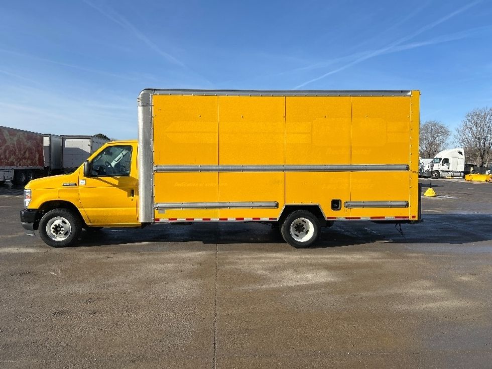 Light Duty Box Truck-Light and Medium Duty Trucks-Ford-2022-E350-Des Moines-IA-93,422\n\t\tmiles-$ 28,250 - Image 4