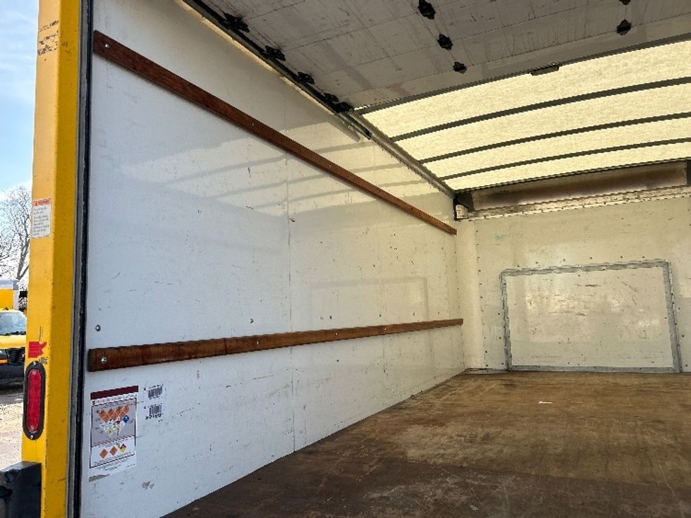 Light Duty Box Truck-Light and Medium Duty Trucks-Ford-2022-E350-Des Moines-IA-93,422\n\t\tmiles-$ 28,250 - Image 9