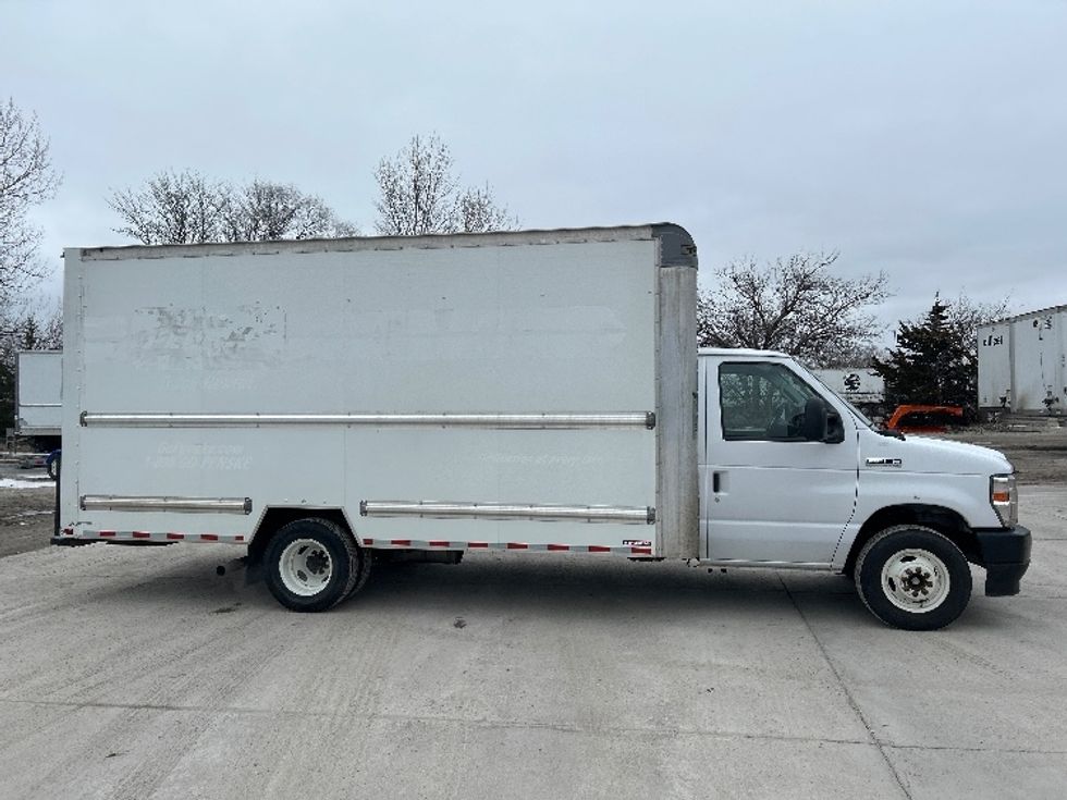 Light Duty Box Truck-Light and Medium Duty Trucks-Ford-2022-E350-Des Moines-IA-94,171\n\t\tmiles-$ 31,250 - Image 15