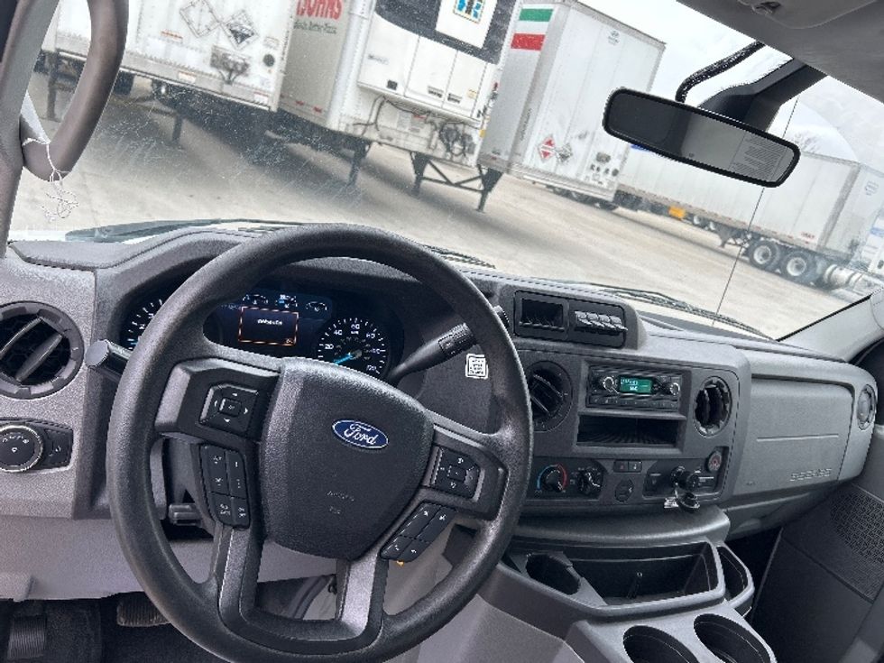 Light Duty Box Truck-Light and Medium Duty Trucks-Ford-2022-E350-Des Moines-IA-94,171\n\t\tmiles-$ 31,250 - Image 18