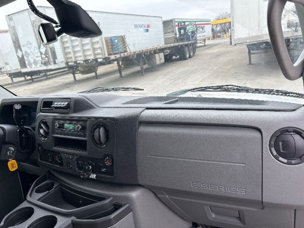 Light Duty Box Truck-Light and Medium Duty Trucks-Ford-2022-E350-Des Moines-IA-94,171\n\t\tmiles-$ 31,250 - Image 21